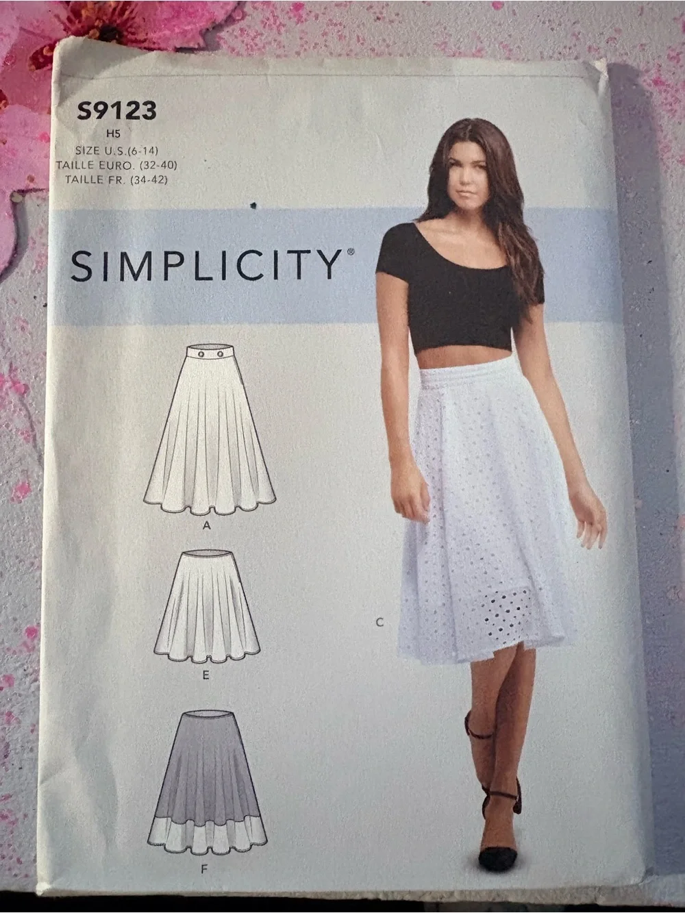 BN UNCUT SIMPLICITY 9123 H5 SKIRT SEWING PATTERNS